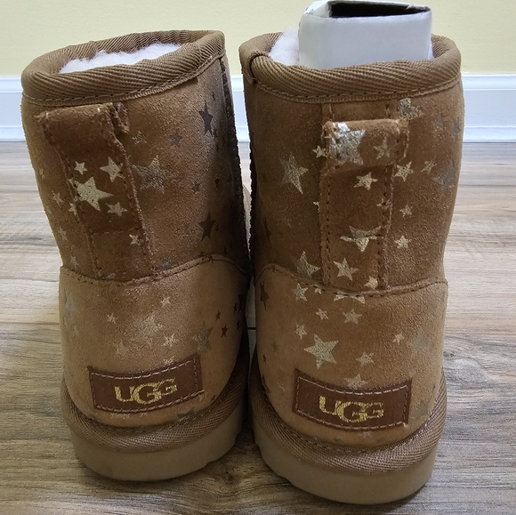 UGG Boots Youth Classic Mini II Stars - Picture 5 of 13